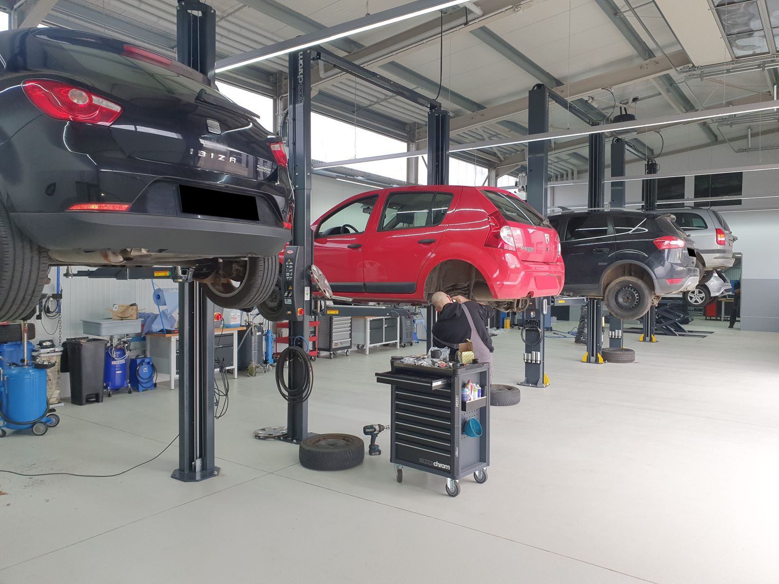 Einblick in die Werkstatt Carworx in Bergtheim, Foto 1