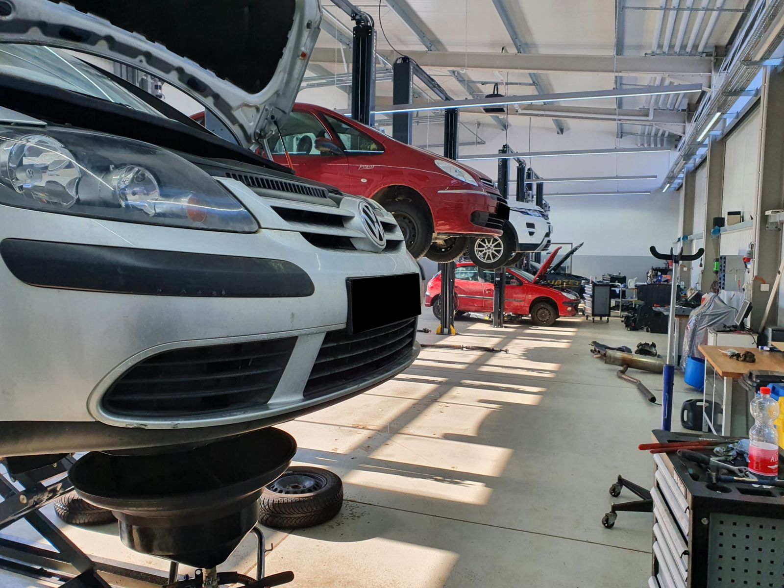 Einblick in die Werkstatt Carworx in Bergtheim, Foto 5