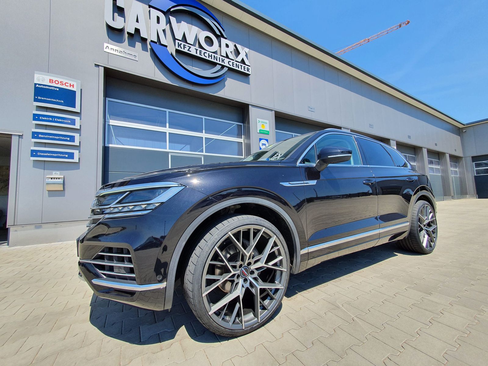 Einblick in die Werkstatt Carworx in Bergtheim, Foto 19