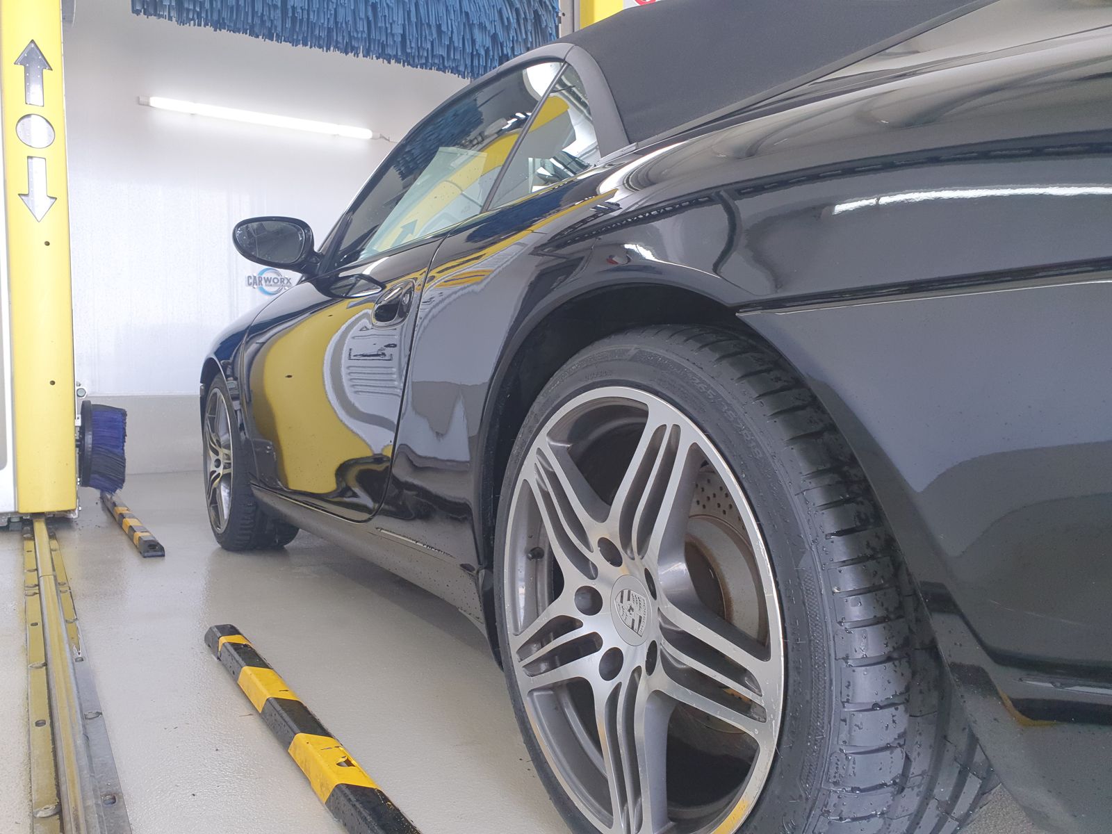 Einblick in die Werkstatt Carworx in Bergtheim, Foto 12