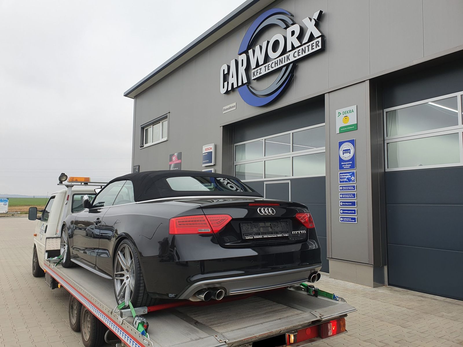 Einblick in die Werkstatt Carworx in Bergtheim, Foto 13