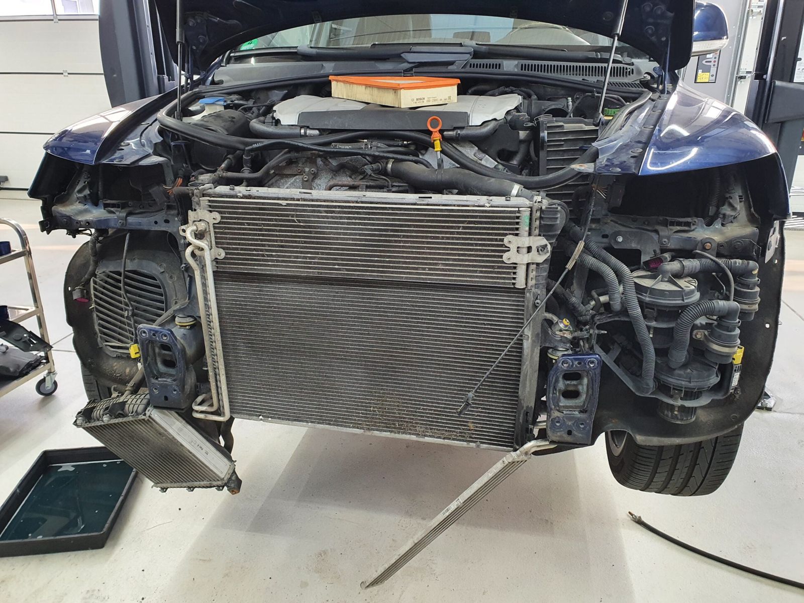Einblick in die Werkstatt Carworx in Bergtheim, Foto 20
