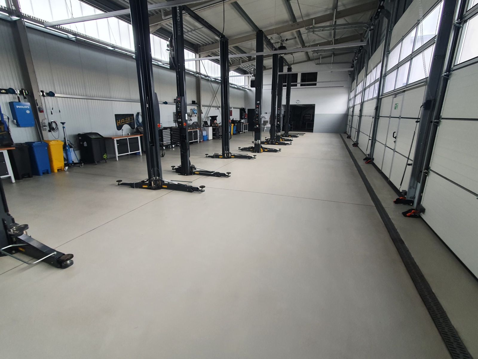 Einblick in die Werkstatt Carworx in Bergtheim, Foto 3